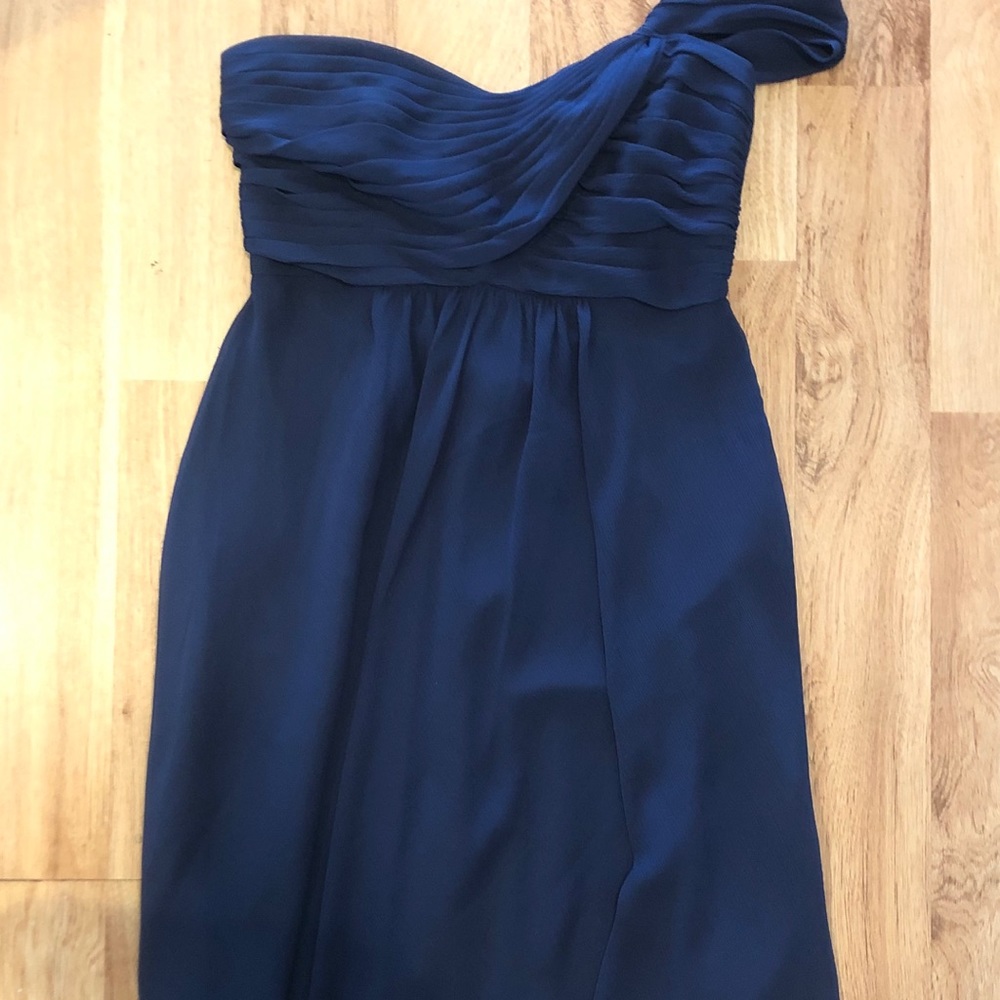 One shoulder , short chiffon dress